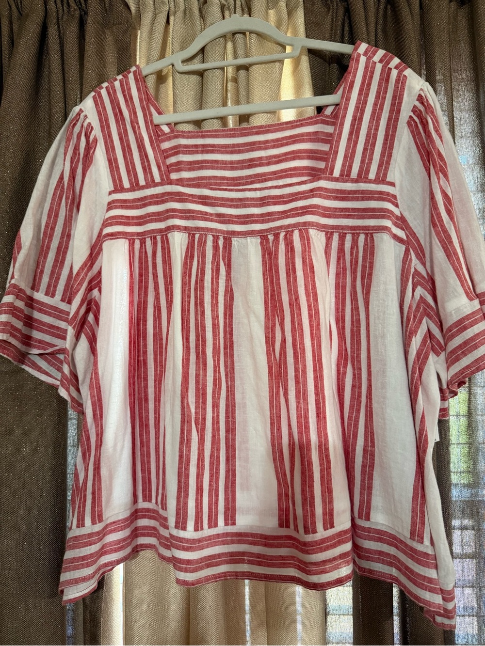 Old Navy White and Red Striped Square-Neck Tunic Top